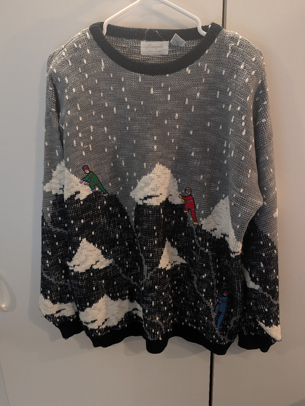 Margules Vintage Mens Large Snowy Mountain Skiers Knit Sweater